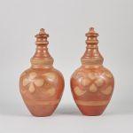 475327 Vases and covers